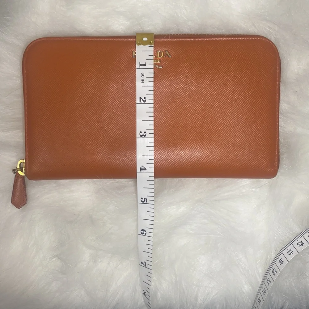 PRADA MilANO WALLET ORANGE (EUC)🧡🤎 with box/paper - Picture 12 of 15